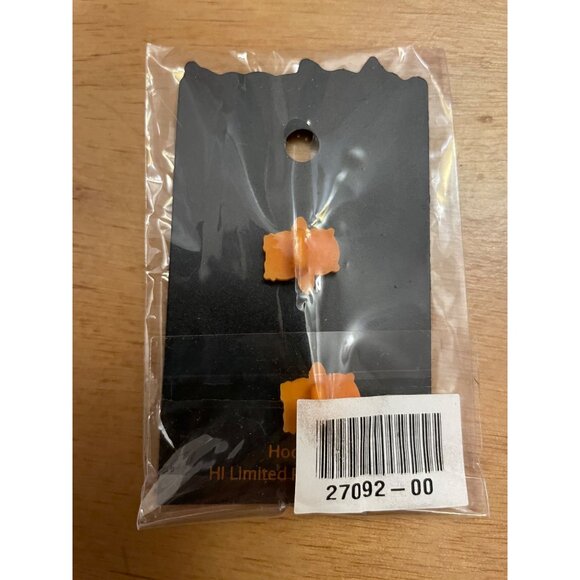 New Vintage Hooters Girl with Mixing Bowl & Hootie Tac Pin Collectible 4 Avail - Picture 3 of 3